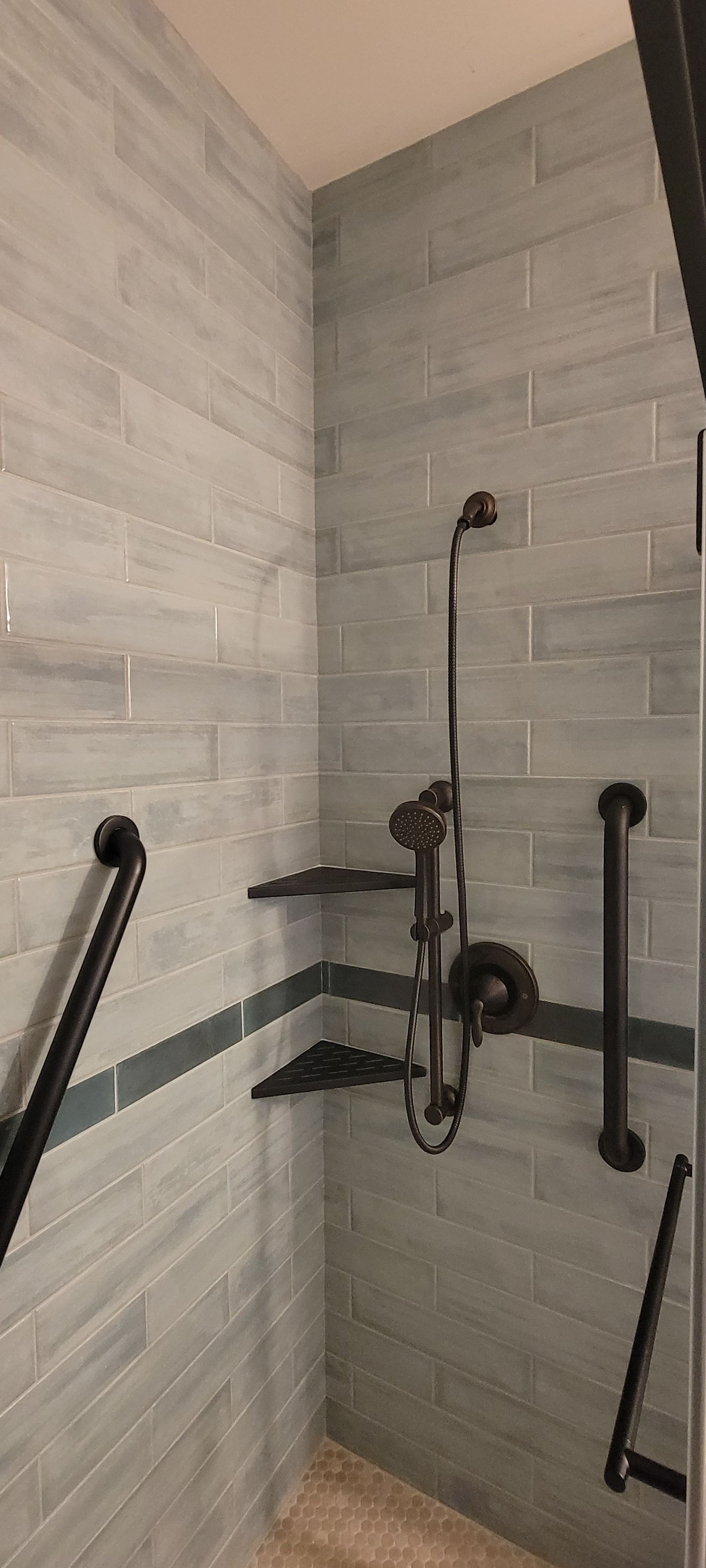 Bathrooms & Tile project photo 14