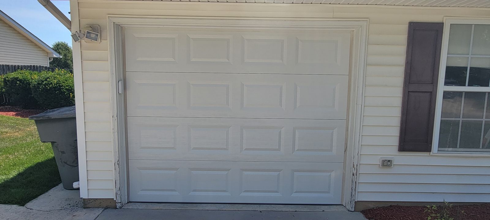 Garage Doors project photo 23